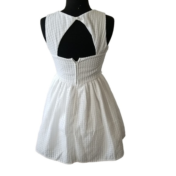 City Studio White Fit and Flare Sleeveless Dress size 7 - Picture 5 of 9